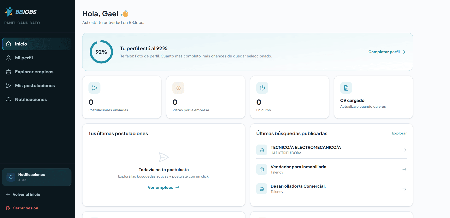 Perfil de candidato: se carga una vez, se postula con un click.